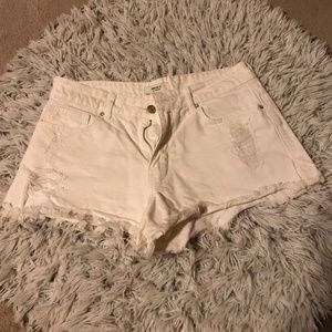 White denim daisy dukes